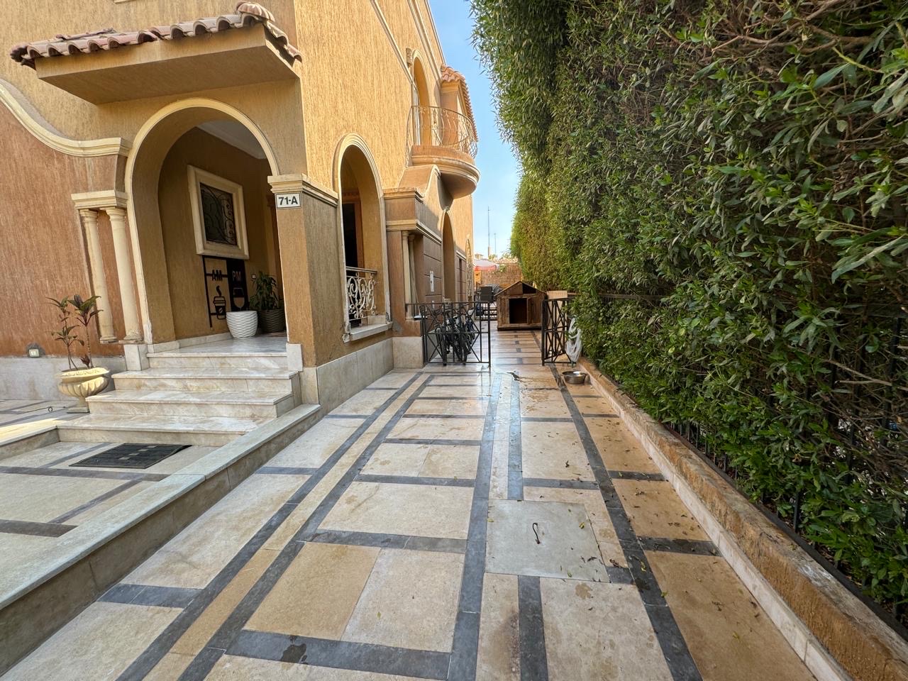 توين هاوس 4 غرف للبيع في West Gate Compound 6 أكتوبر — صورة 5