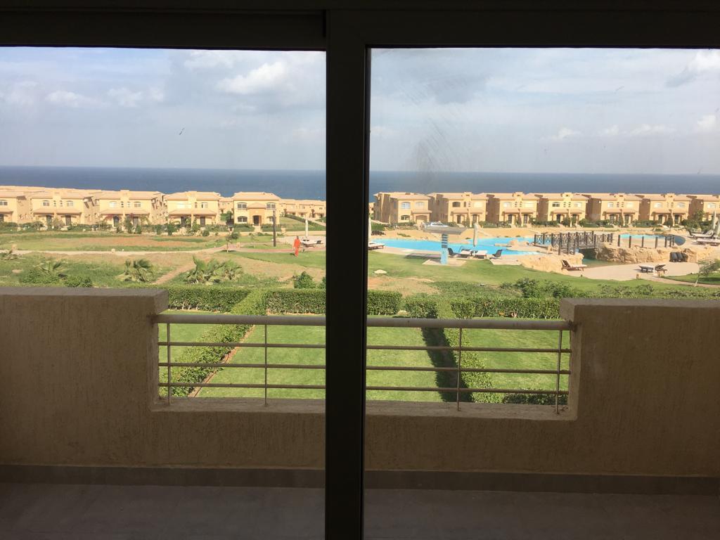 توين هاوس 4 غرف للبيع في Telal el Sokhna السخنة — صورة 1