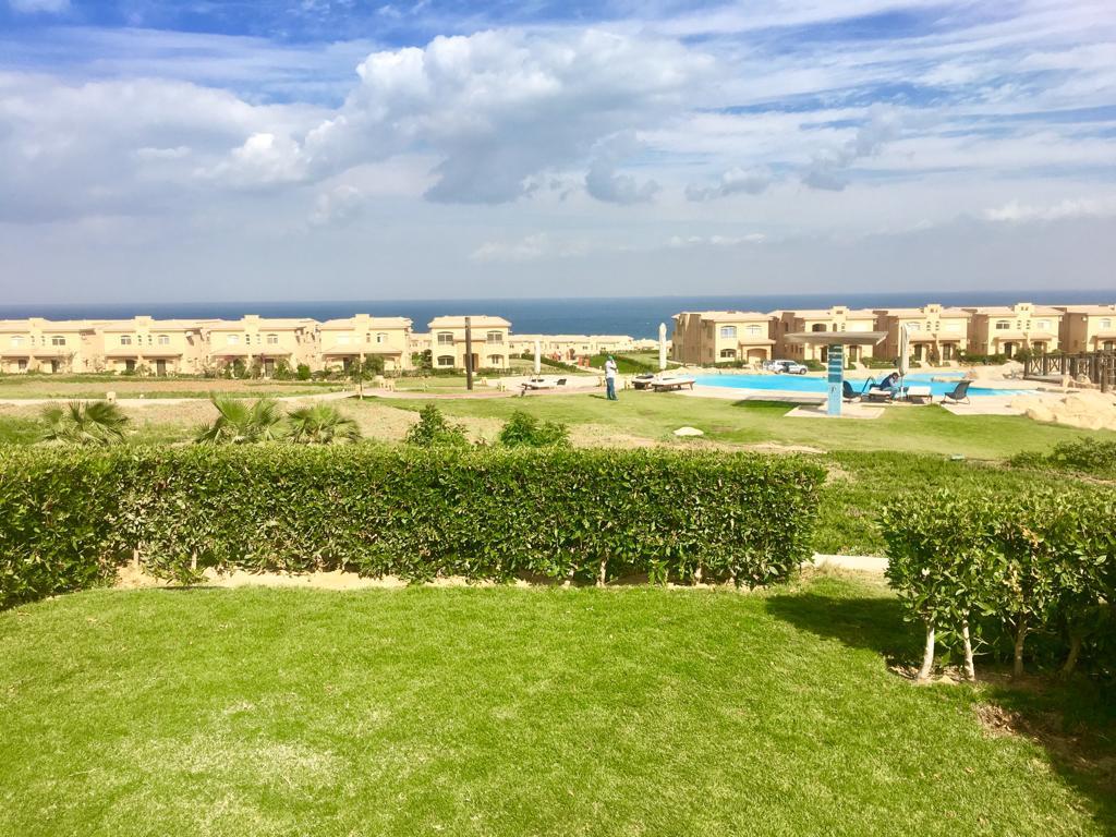 توين هاوس 4 غرف للبيع في Telal el Sokhna السخنة — صورة 3