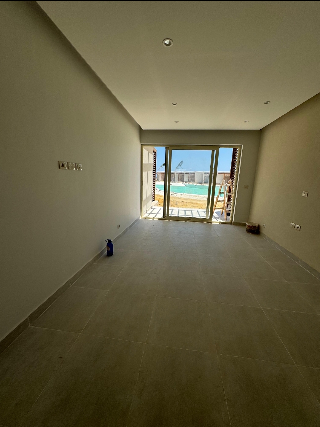 كابينة 1 غرف للبيع في Hacienda West الساحل الشمالي — صورة 3