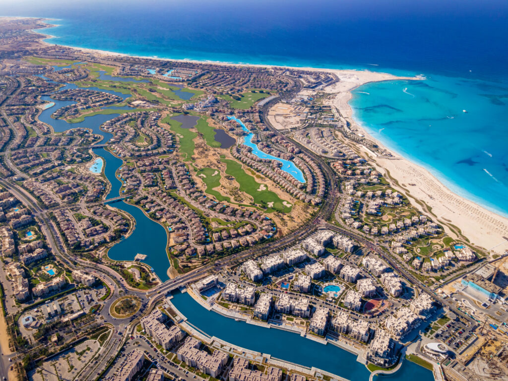 فيلا مستقلة 6 غرف للإيجار في Marassi الساحل الشمالي — صورة 1