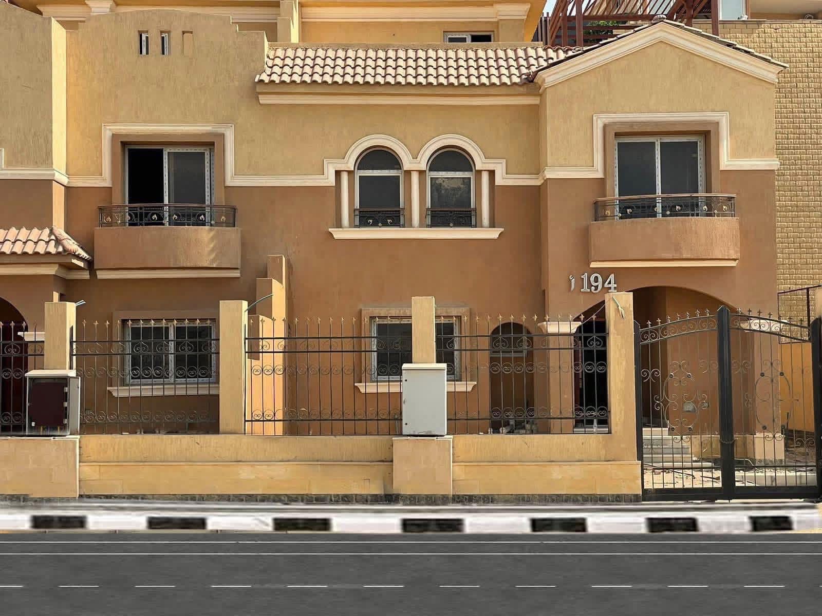 توين هاوس 5 غرف للبيع في KHAMAYL الشيخ زايد — صورة 1