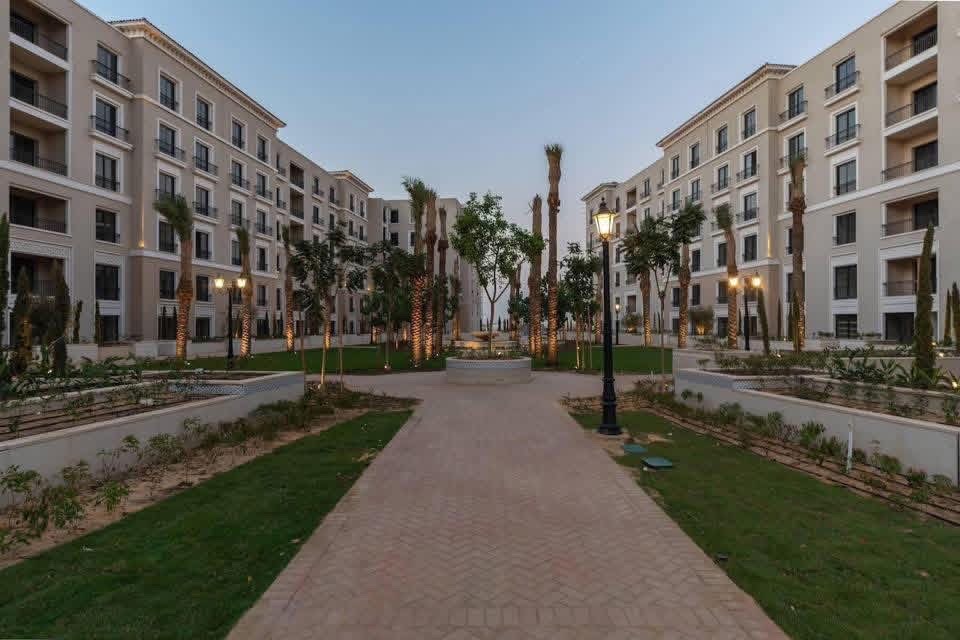 تاون هاوس 4 غرف للبيع في Village West الشيخ زايد — صورة 1