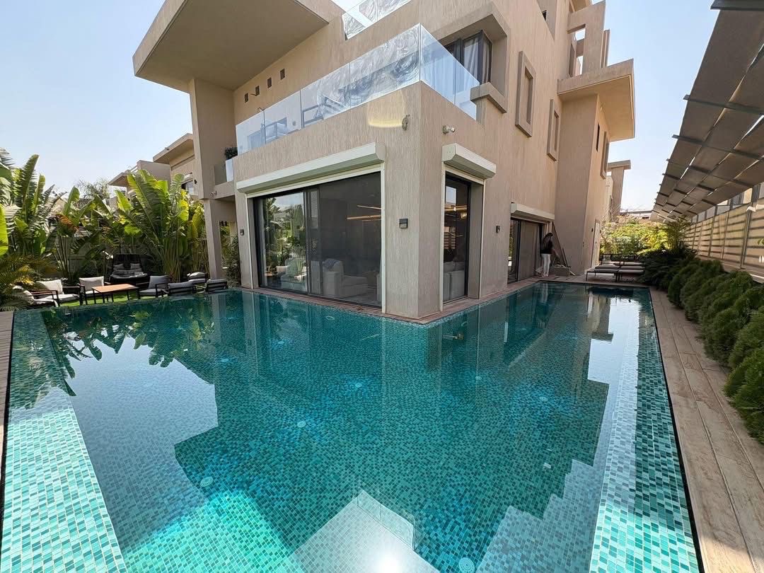 فيلا مستقلة 6 غرف للبيع في JUBAIL الشيخ زايد — صورة 1