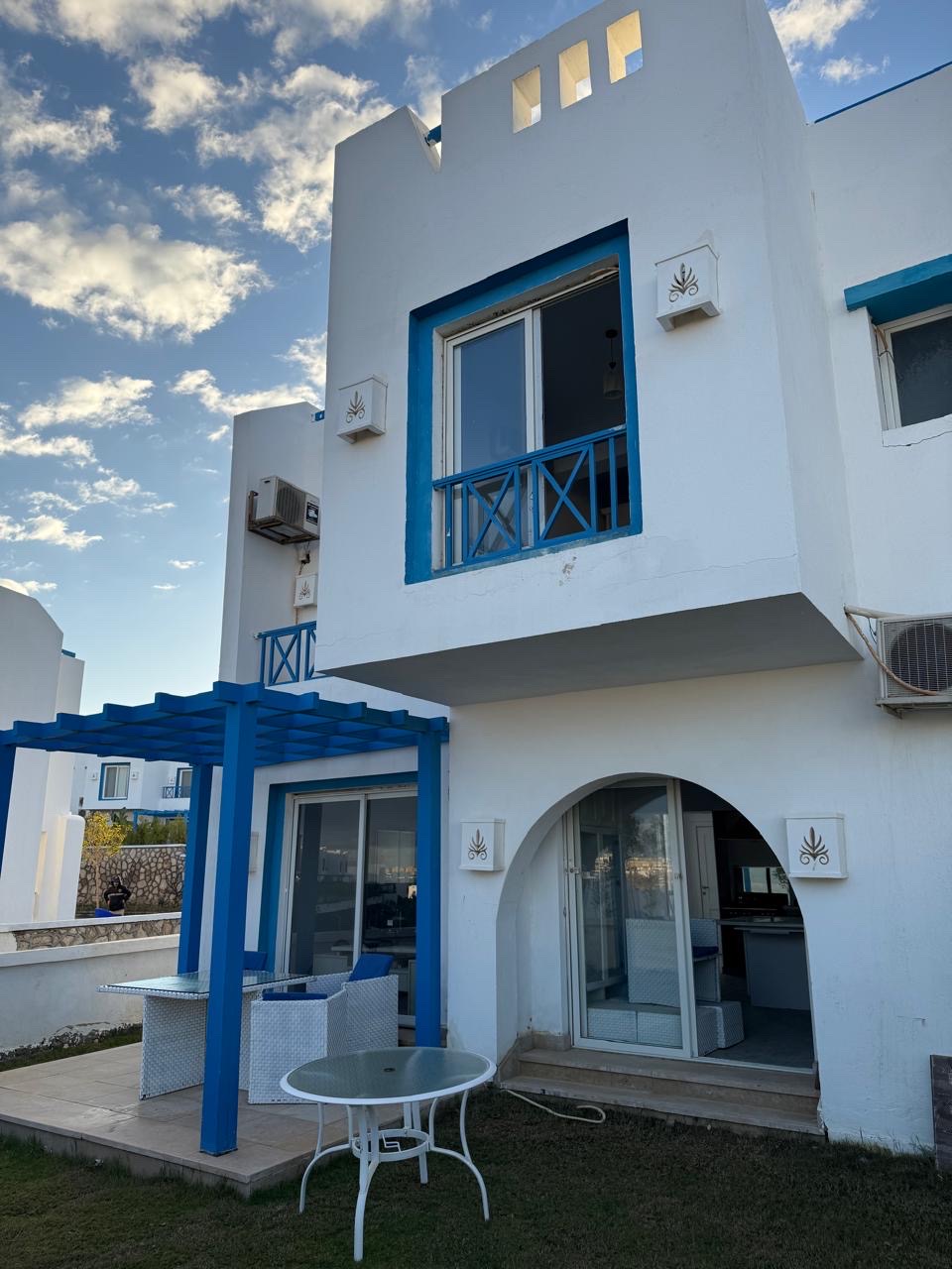 توين هاوس 4 غرف للبيع في MOUNTAIN VIEW RAS EL HIKMA رأس الحكمة — صورة 1