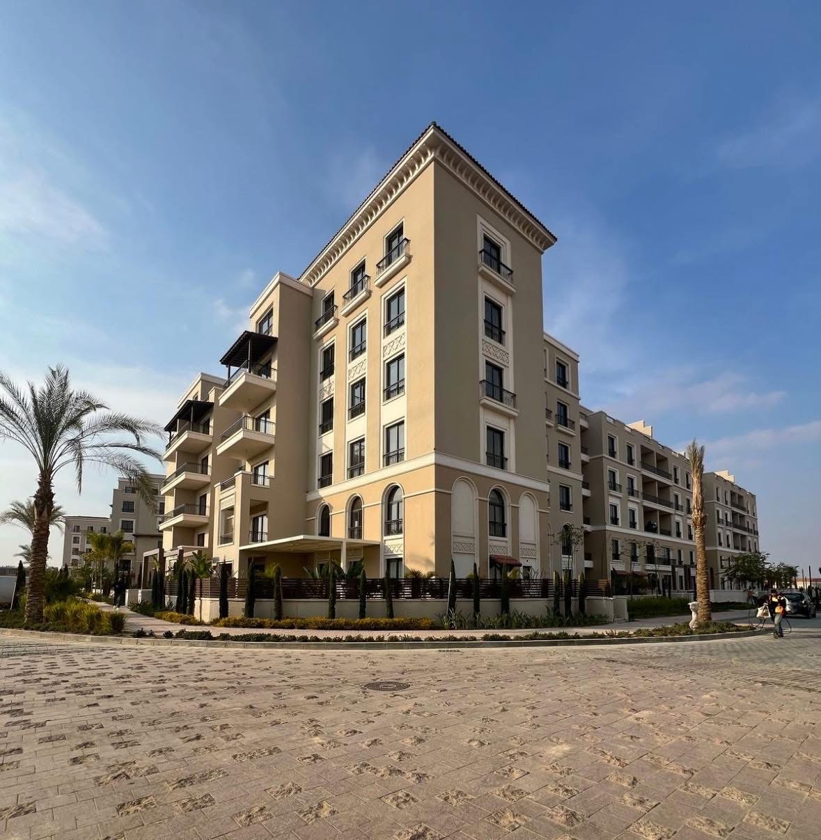 تاون هاوس 4 غرف للبيع في Village West الشيخ زايد — صورة 1
