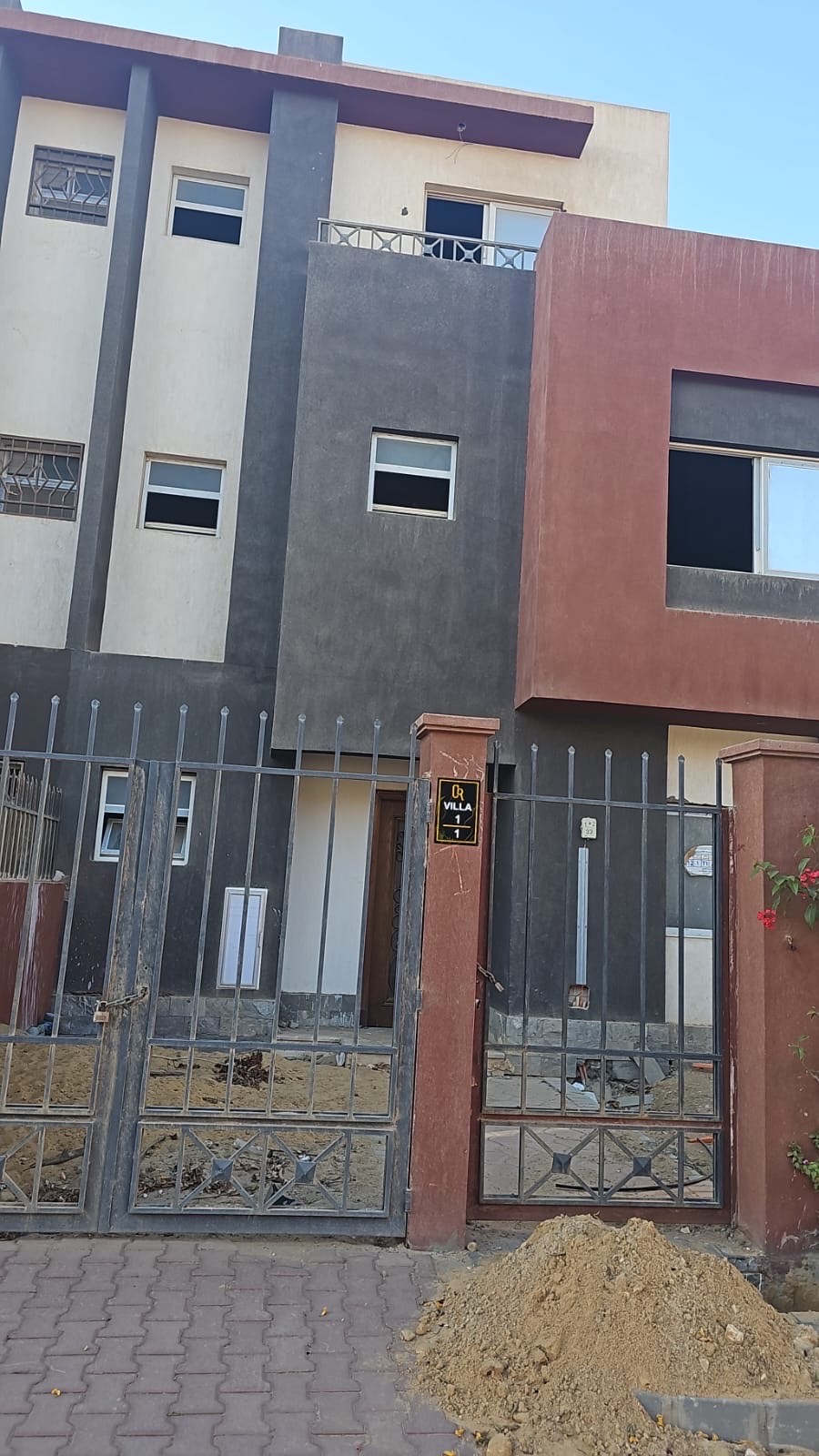 تاون هاوس كورنر 4 غرف للبيع في Continental Residence الشيخ زايد — صورة 5