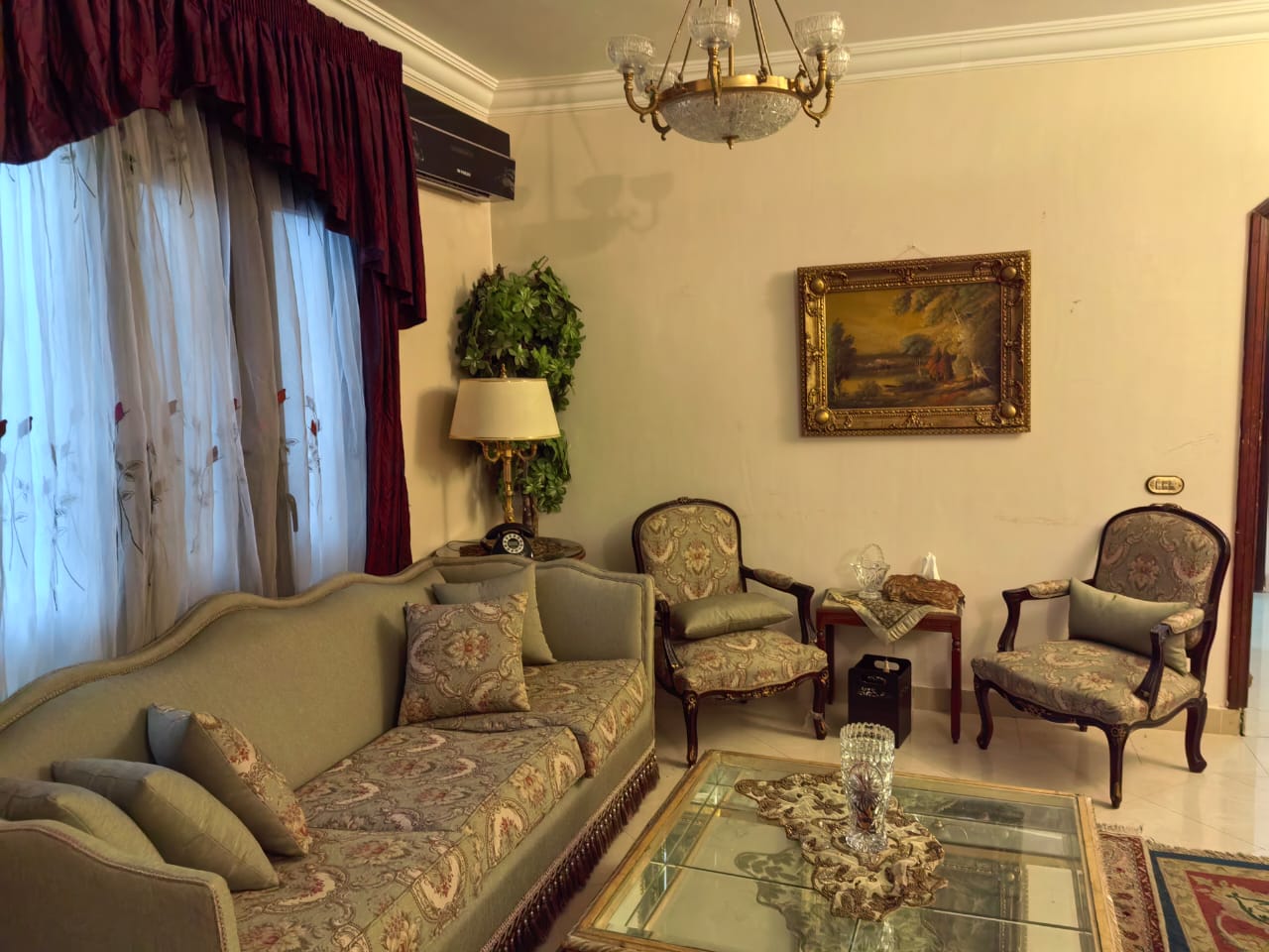 شقة 4 غرف للإيجار في BEVERLY HILLS الشيخ زايد — صورة 1