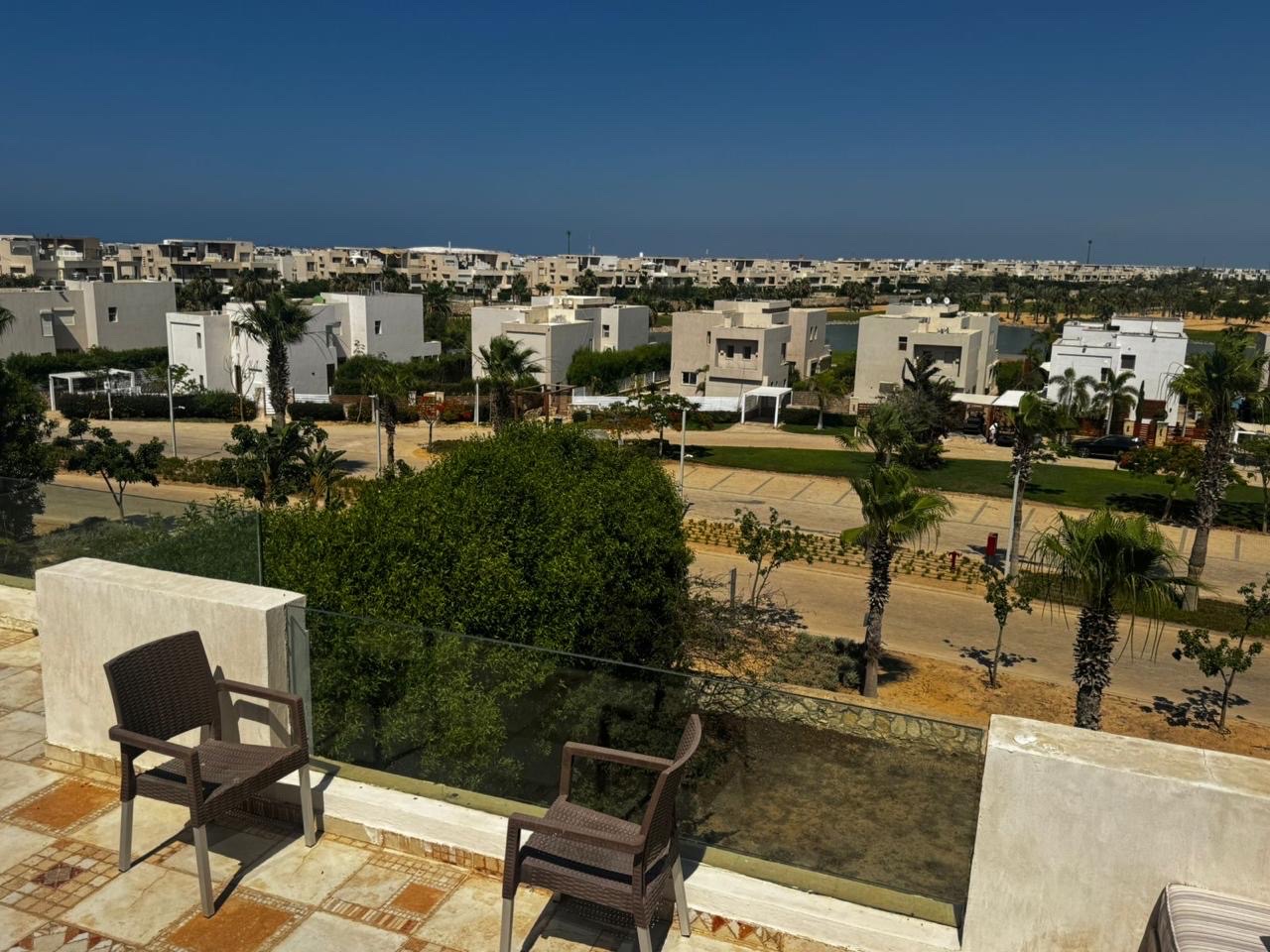 شاليه 3 غرف للبيع في Hacienda Bay الساحل الشمالي — صورة 2